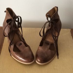 $$ New Schuler & Sons leather wedge heel shoes